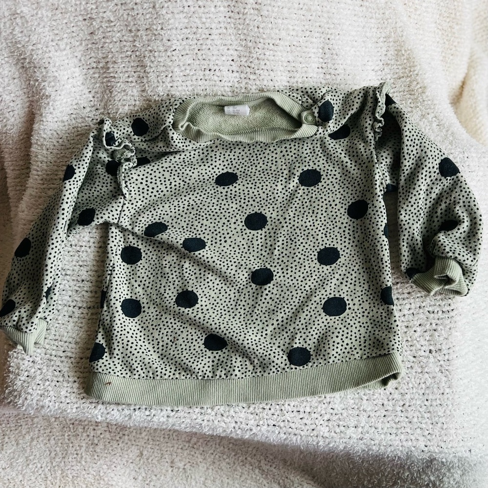 H&M Green Polka Dot Ruffle Baby/Toddler Sweatshirt, 18M